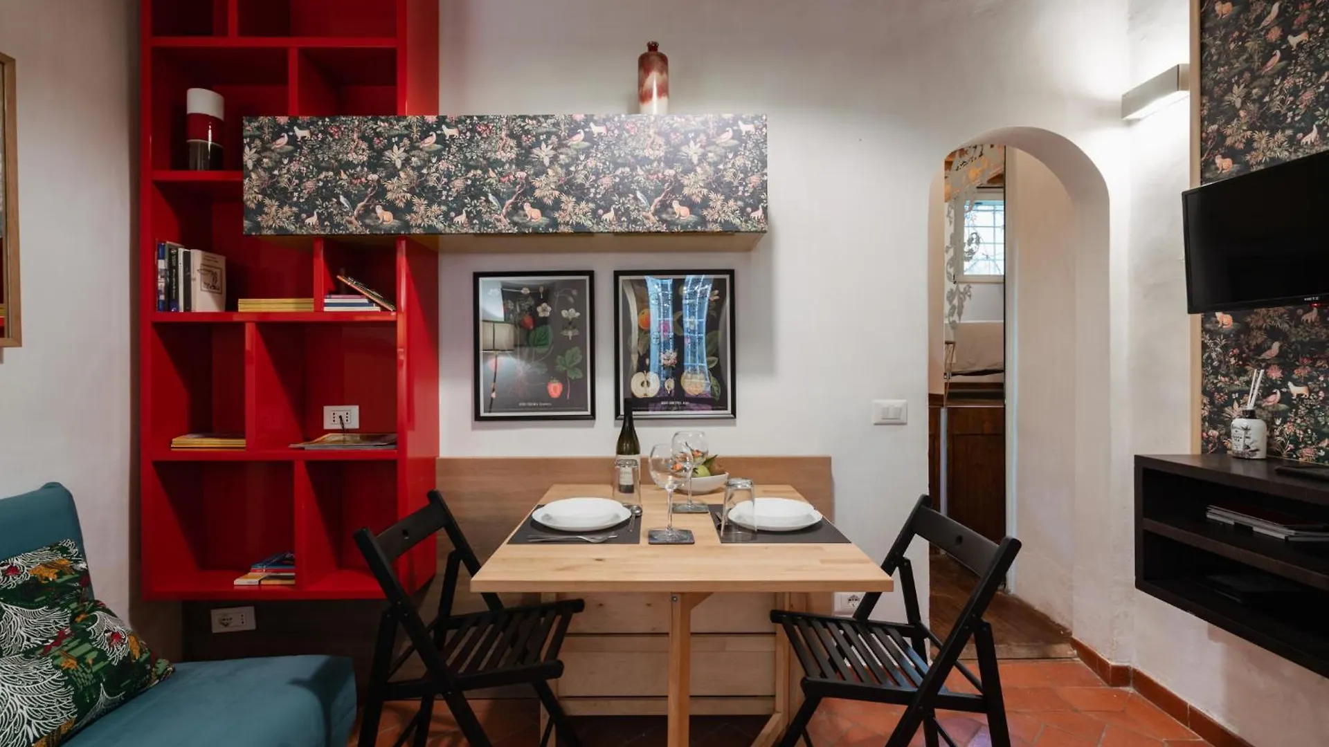 Charming Apartment In The Heart Of Santo Spirito Florence