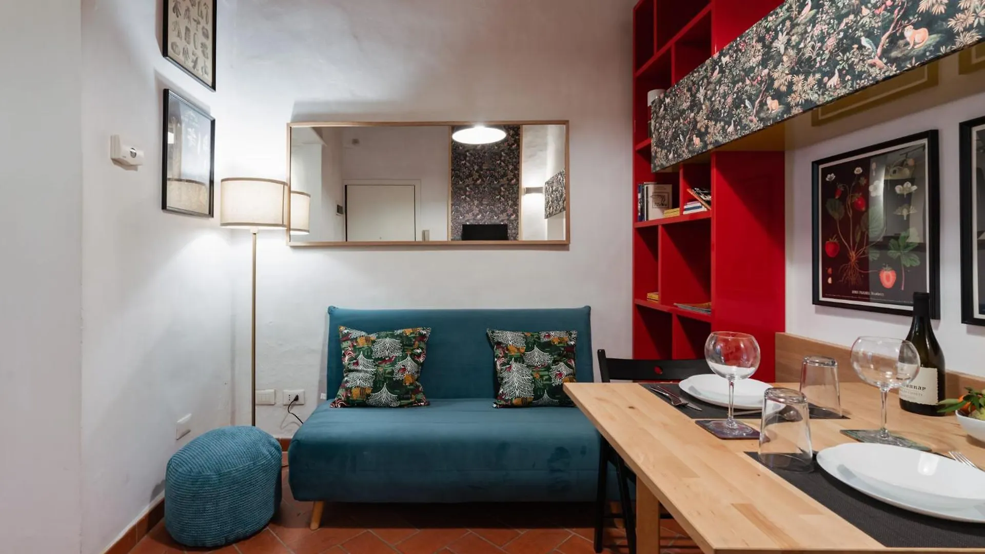 Charming Apartment In The Heart Of Santo Spirito Florence