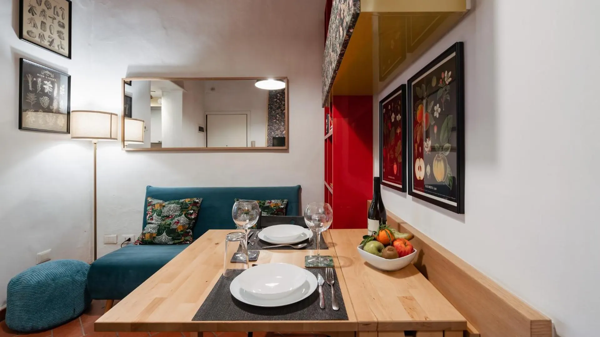 Charming Apartment In The Heart Of Santo Spirito Florence