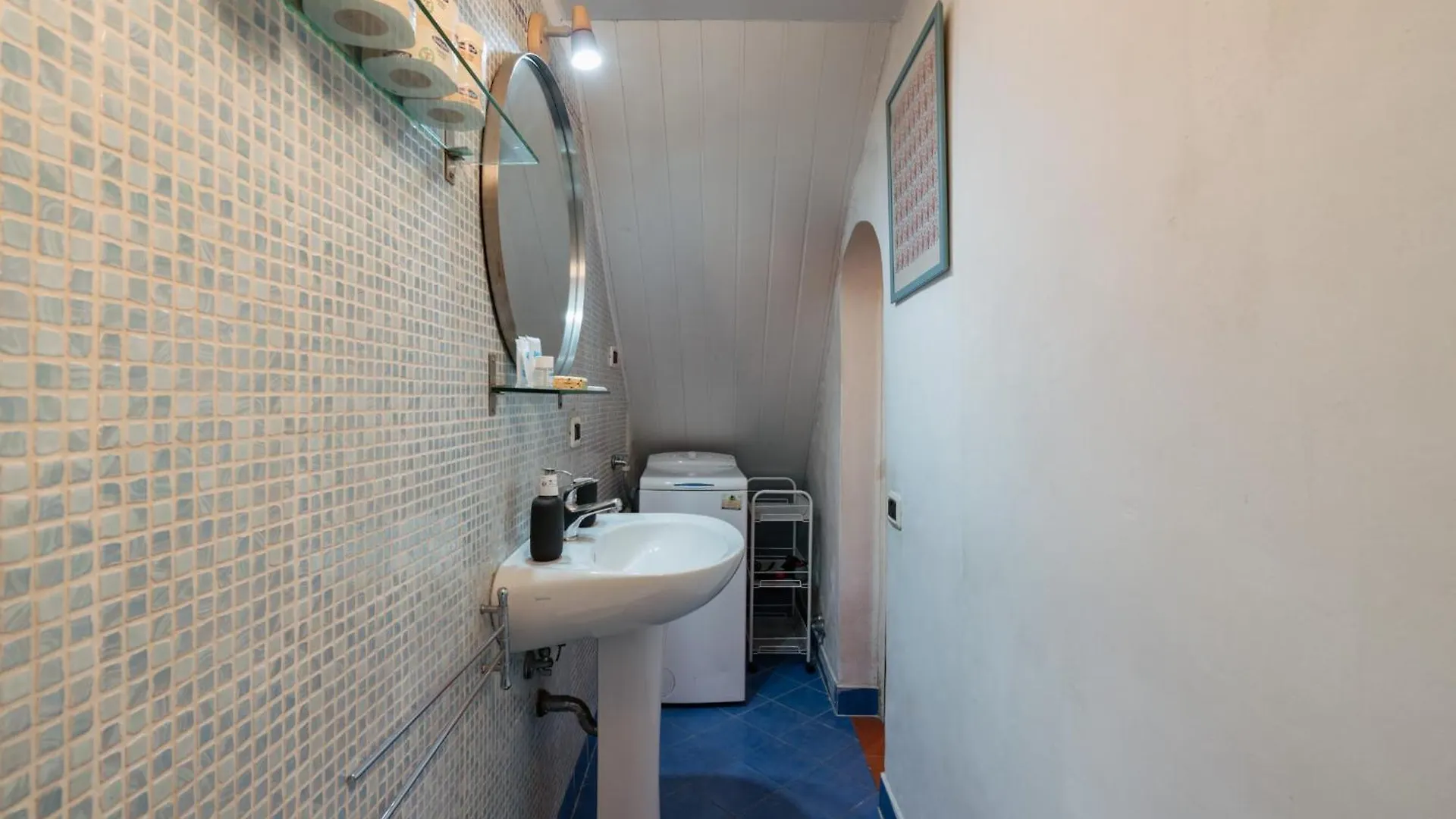 Charming Apartment In The Heart Of Santo Spirito Florence Italy
