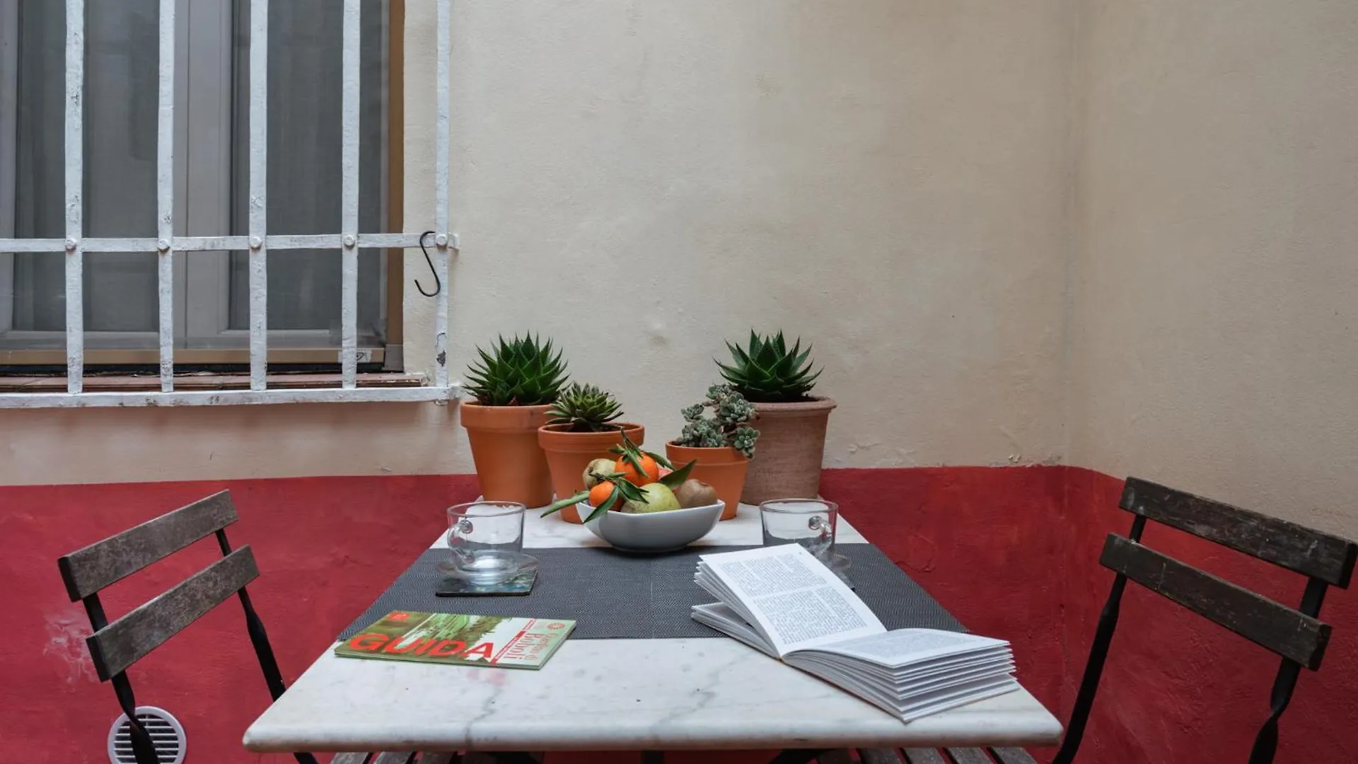 Charming Apartment In The Heart Of Santo Spirito Florence Italy