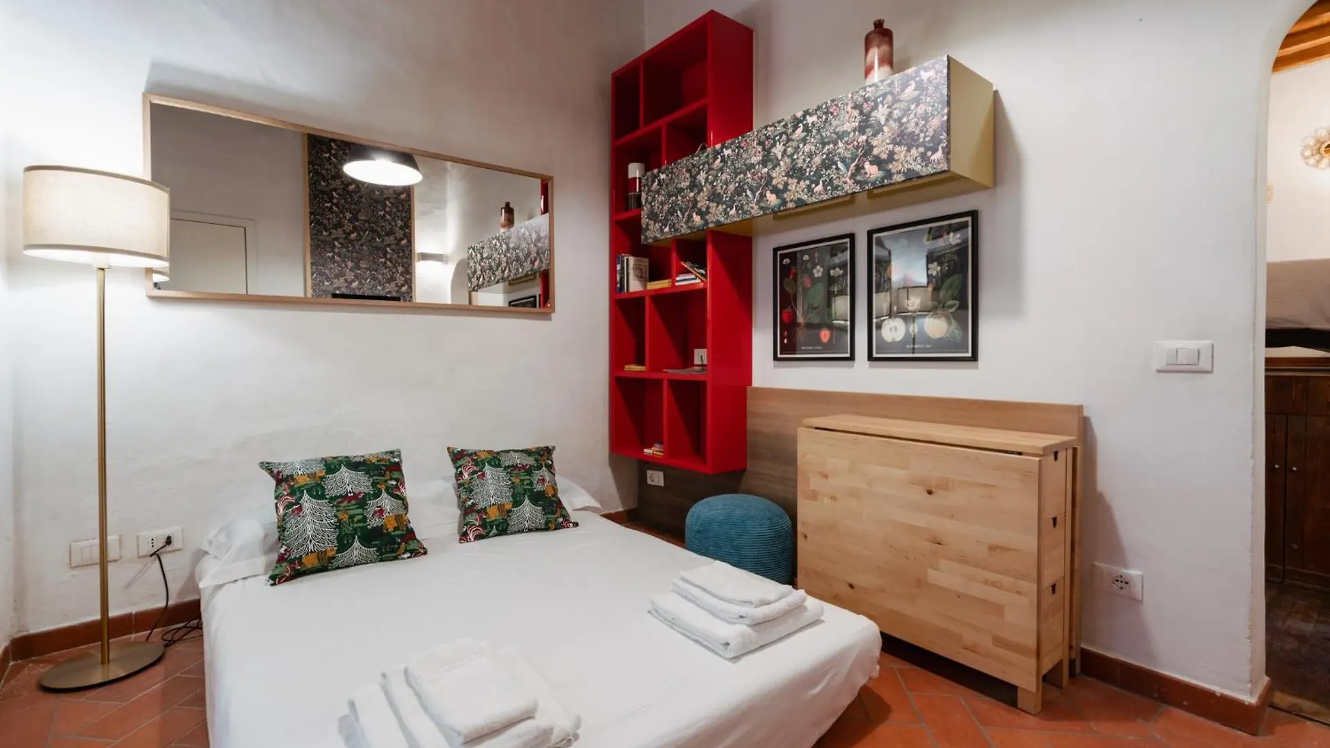 Charming Apartment In The Heart Of Santo Spirito Florence Italy