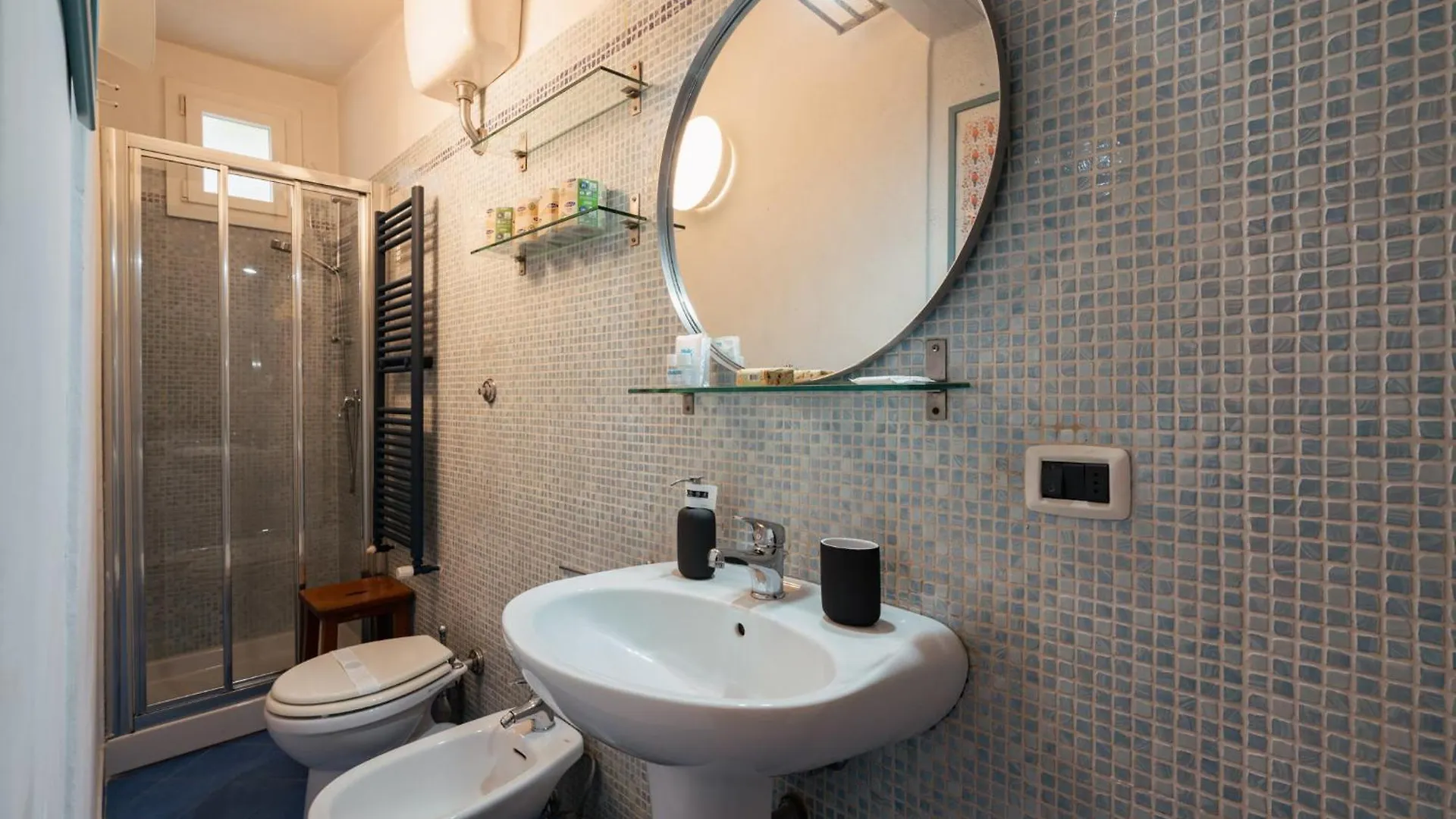 Charming Apartment In The Heart Of Santo Spirito Florence