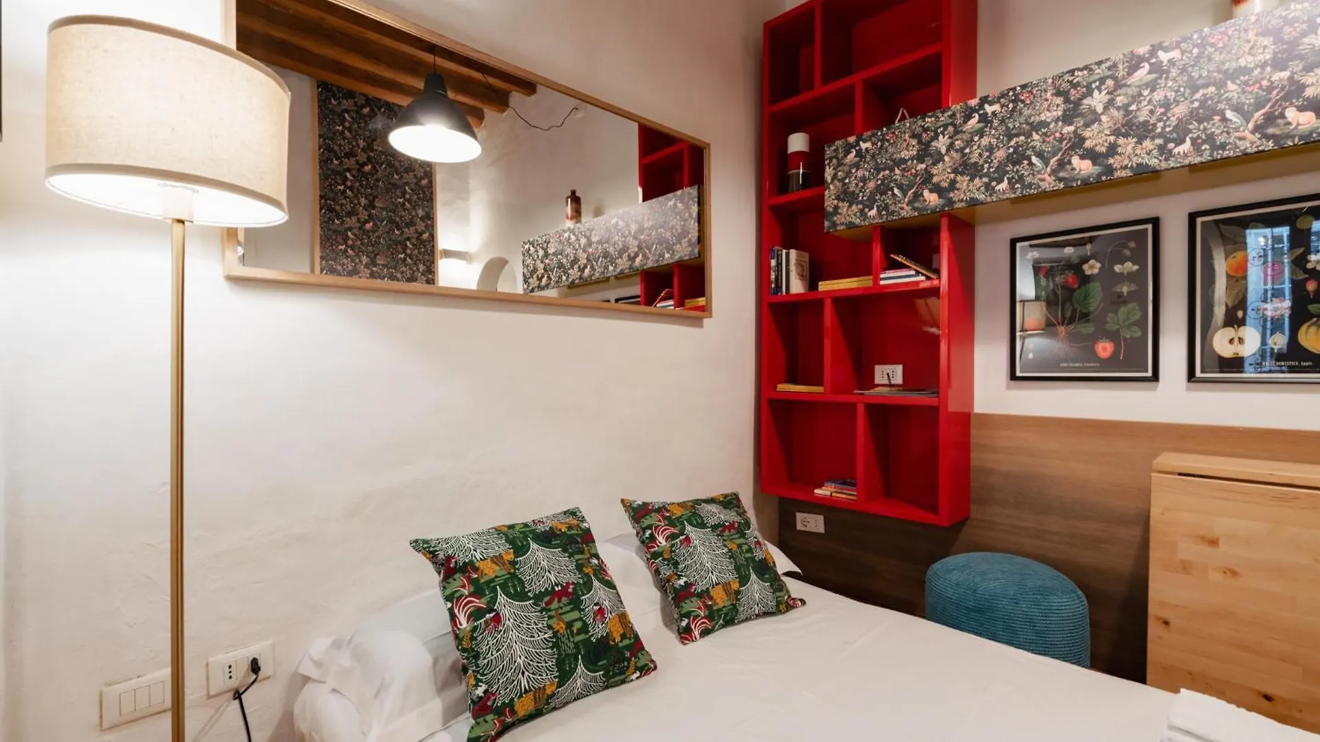 Charming Apartment In The Heart Of Santo Spirito Florence Italy