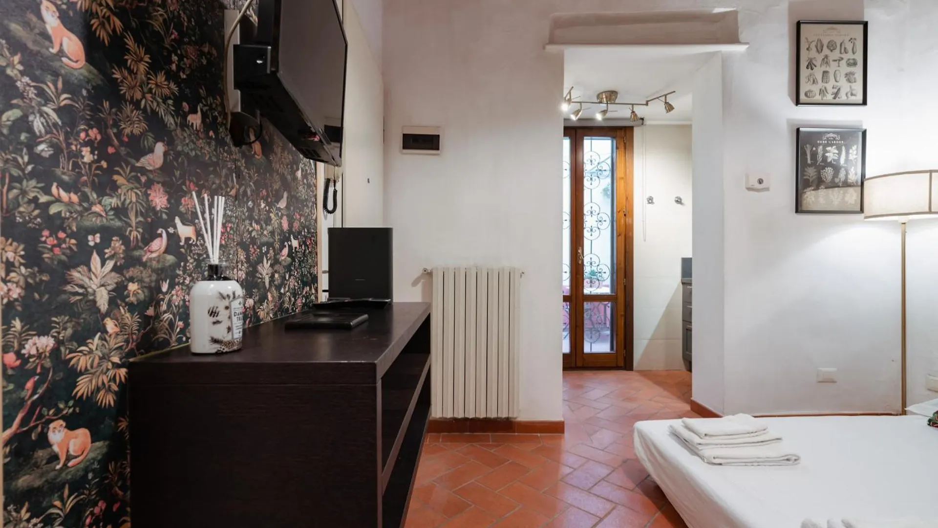 Charming Apartment In The Heart Of Santo Spirito Florence 0*,