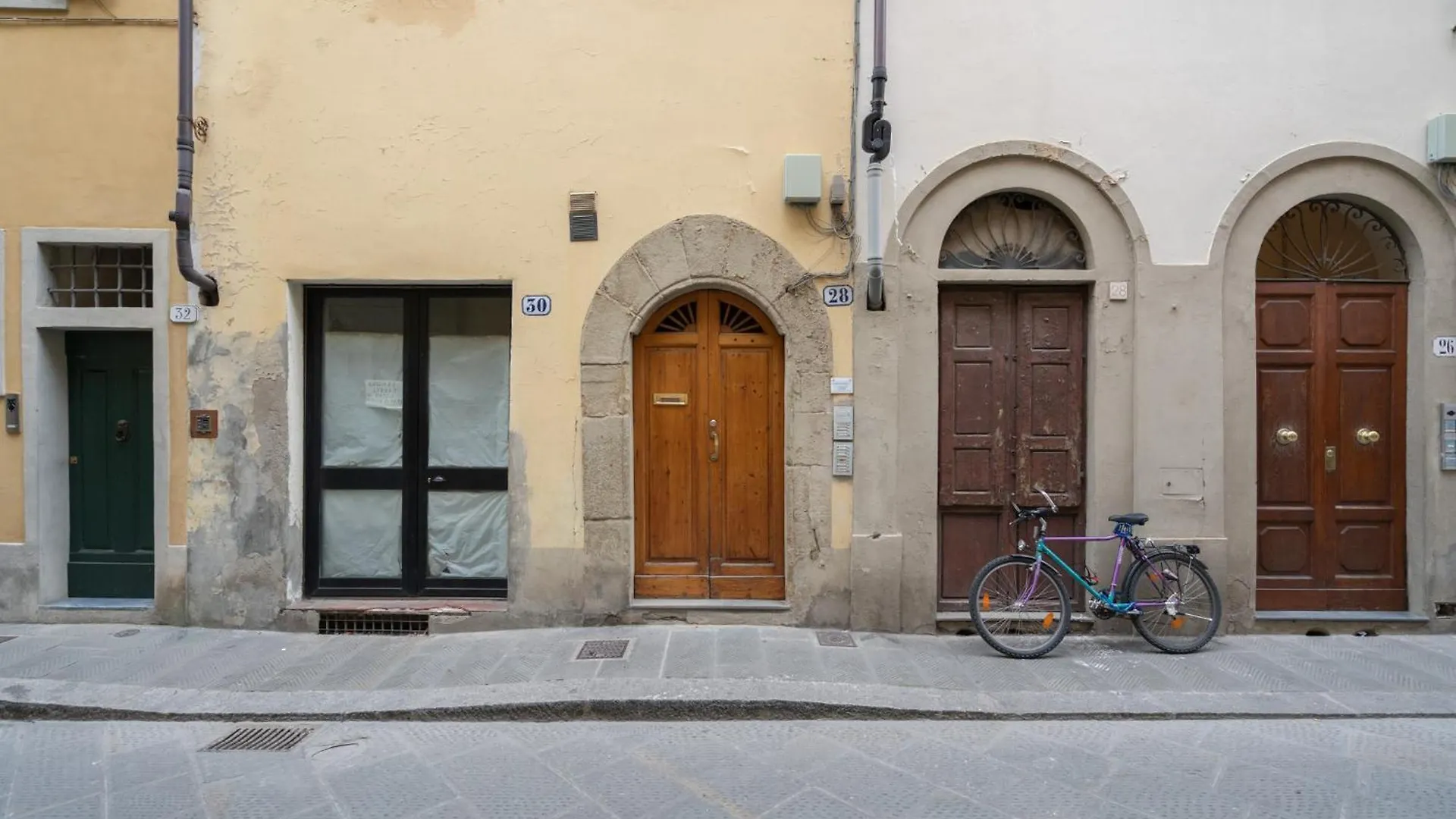 Charming Apartment In The Heart Of Santo Spirito Florence