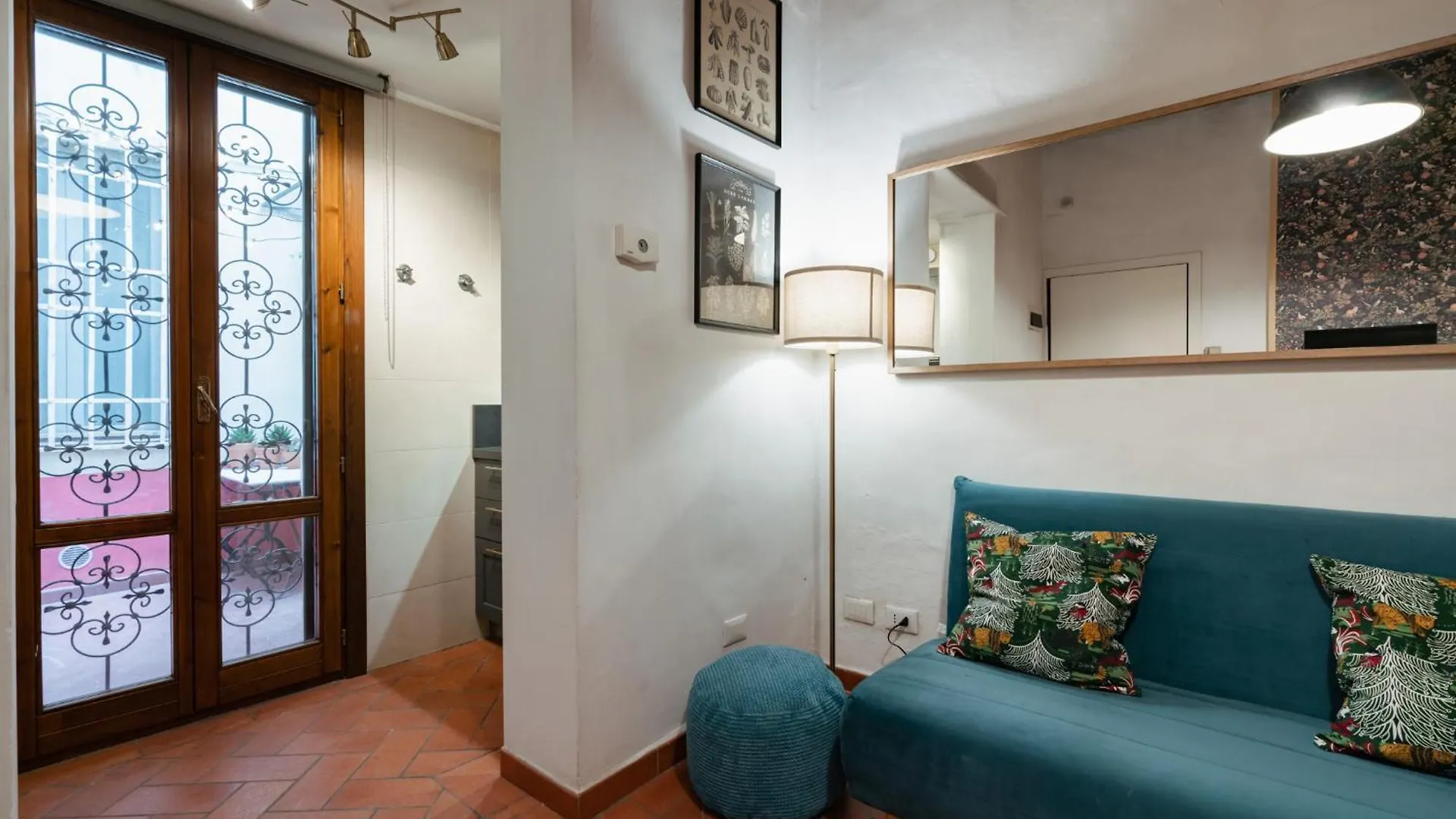 Charming Apartment In The Heart Of Santo Spirito Florencia